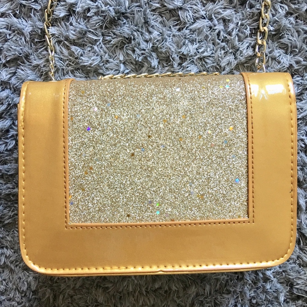 Gold Shoulder Bag 💛 - Picture 7 of 8